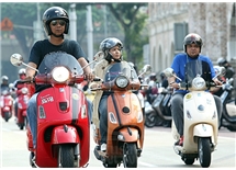 vespa tour hanoi - kuala lumpur scooter tour inside