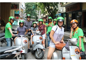 vespa tour hanoi - Ho chi minh city tour 2,5 hours 