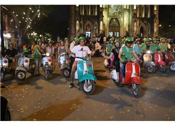 vespa tour hanoi - Hoi An Vespa By Night Street Food Tour